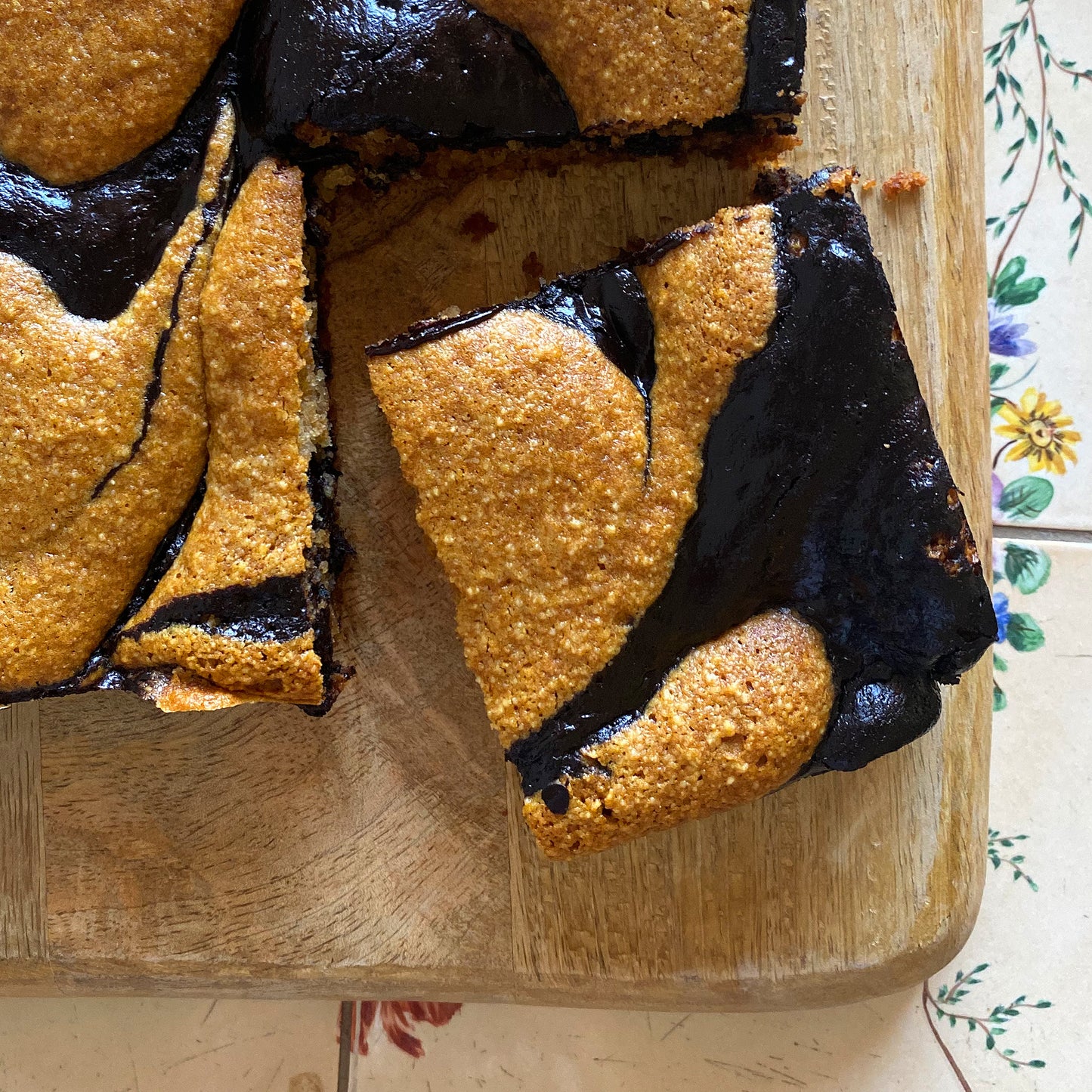 ALMOND CHOCOLATE SWIRL