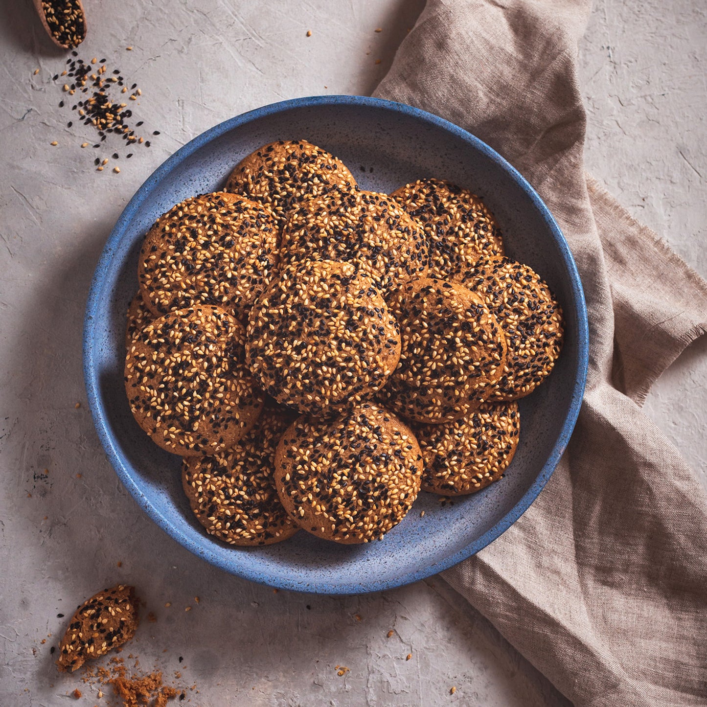 SESAME BLACK HONEY