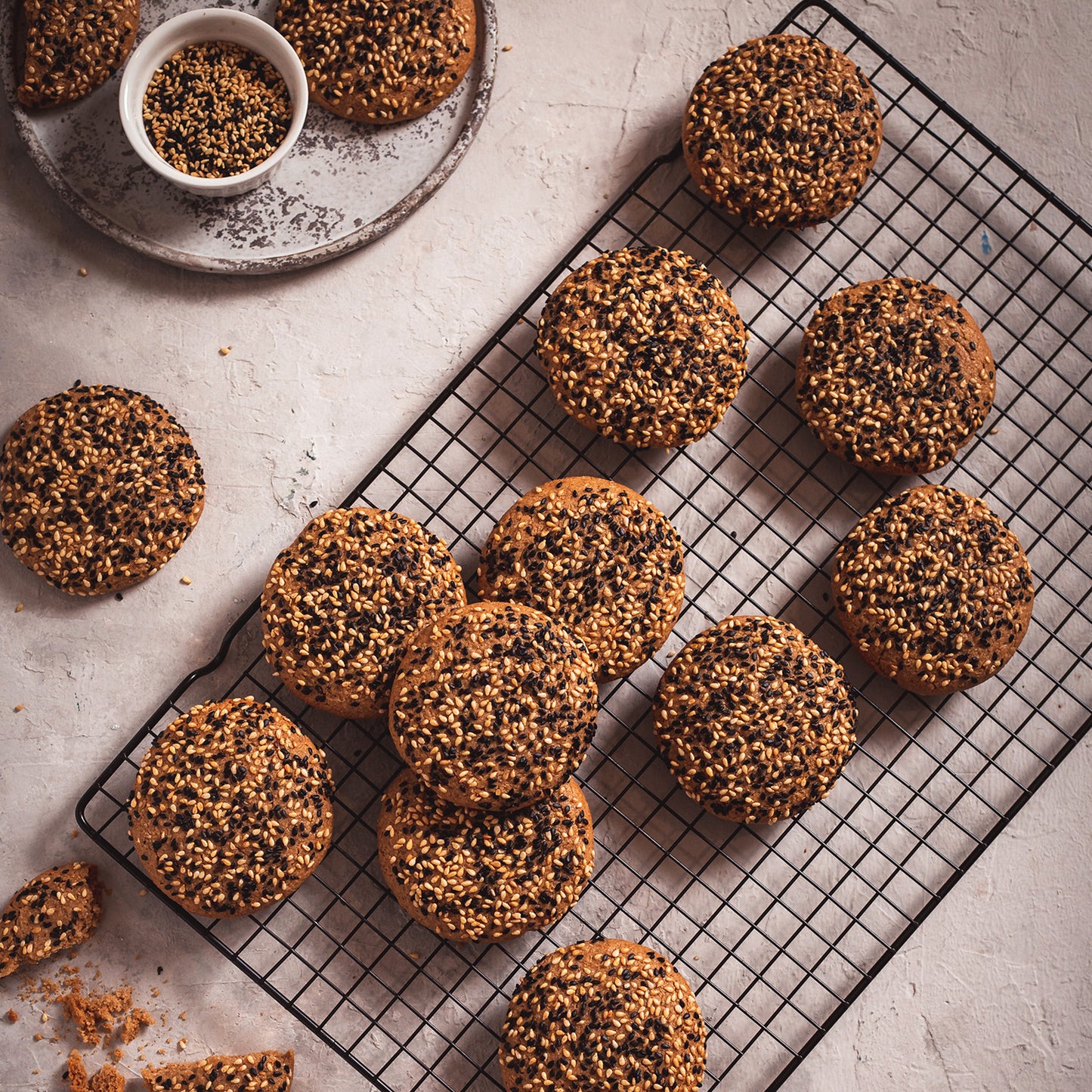 SESAME BLACK HONEY