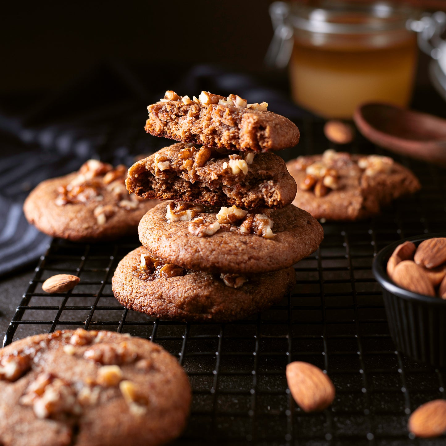 WALNUT DATE CARAMEL