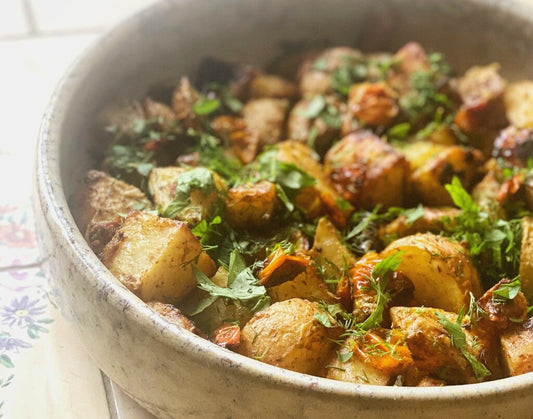 Spicy Roasted Potatoes with lemon and herbs - batata bill fil fil