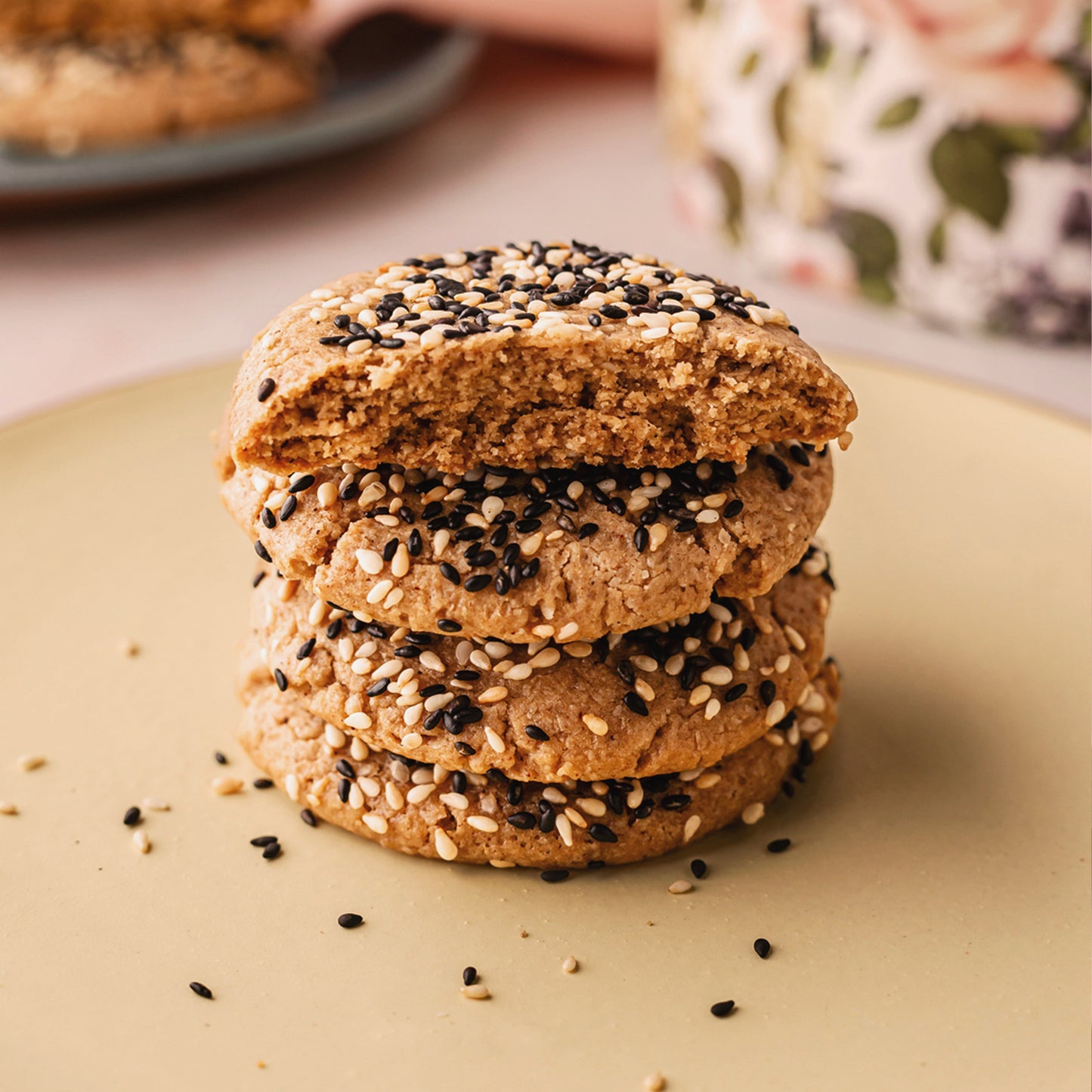 SESAME BLACK HONEY